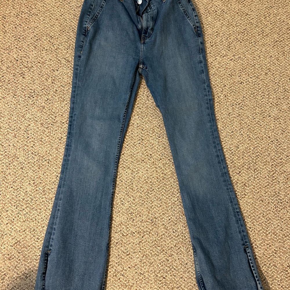 We The Free Vintage Wash Flare Jeans - Classic Blue Sz 30 stretches